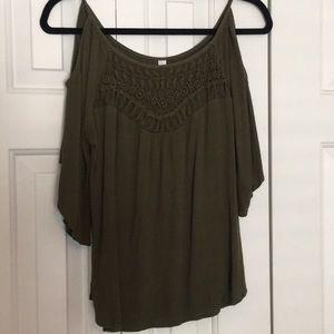 ⚡️Cold Shoulder Top